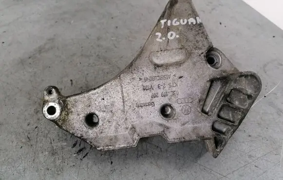 Volkswagen Tiguan Engine mounting bracket 03L199207