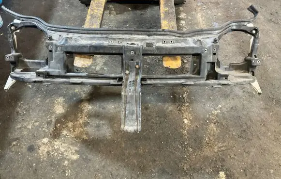 Opel Vivaro Radiator support slam panel 8200071911