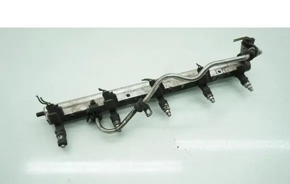 Volvo V50 Fuel injector 8653891