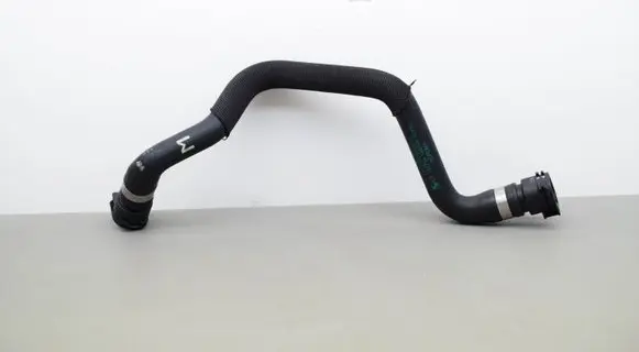 BMW 5 G30 G31 Engine coolant pipe/hose 8572908