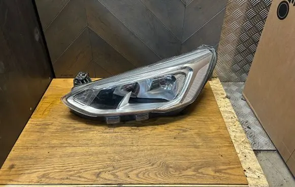 Ford Focus Headlight/headlamp JX7B13W030
