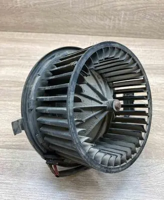 Volkswagen PASSAT B3 Heater fan/blower 357819021
