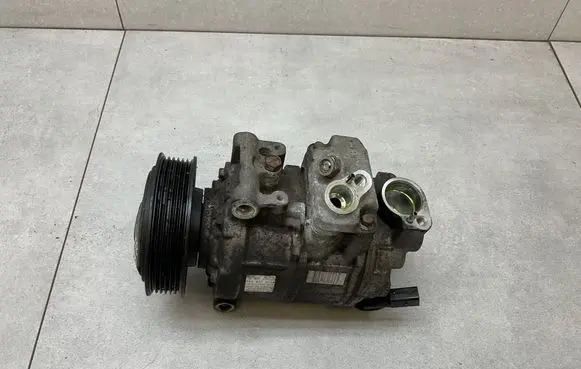Volkswagen Scirocco Air conditioning (A/C) compressor (pump) 1K0820808A