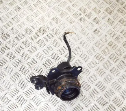 Honda FR-V Engine mount bracket
