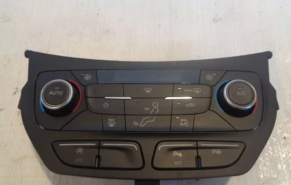 Ford Kuga II Climate control unit 8A6T18C612AG