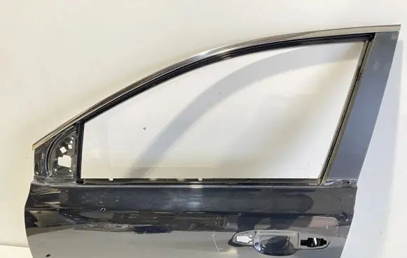KIA Sportage Front door
