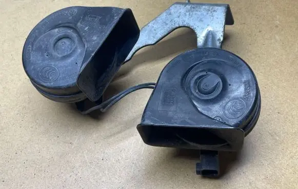 Opel Insignia A Horn signal 20857424