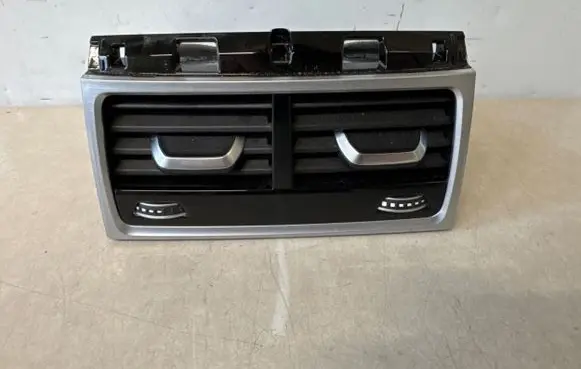 BMW 7 G11 G12 Rear air vent grill 9301745