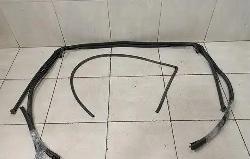 McLaren 765LT Spider Front door rubber seal