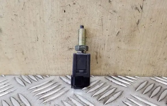 Clutch pedal sensor