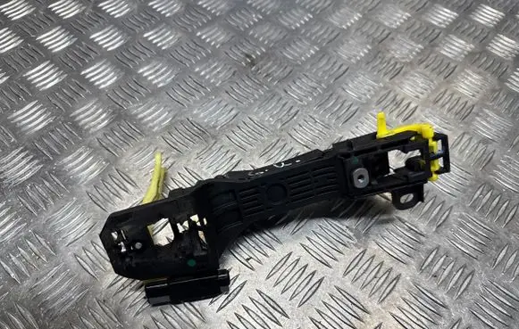 Toyota Avensis T270 Rear door exterior handle/bracket 