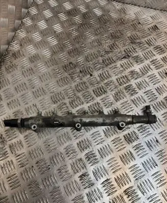 Volvo V70 Fuel main line pipe 8658252