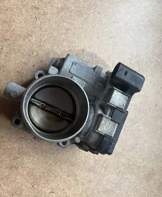 Volkswagen Golf V Throttle valve 03C133062D 2000000031606