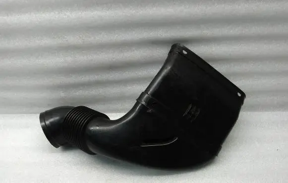 Volvo V70 Air intake duct part 9445144 6766 LSA32