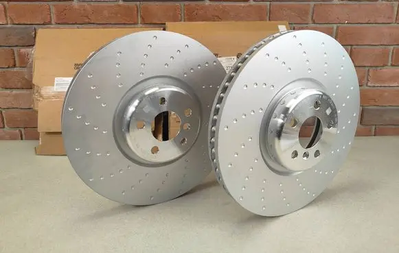 BMW 5 G30 G31 G38 Front brake disc 6887657 6887658 6878045