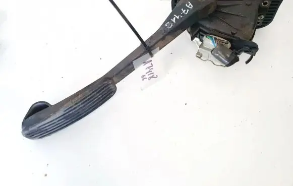 Volvo S60 Accelerator throttle pedal 30636003 6pv008537-00