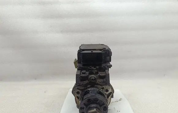 Opel Zafira A Fuel injection high pressure pump 0470504225 5286301001 55352863
