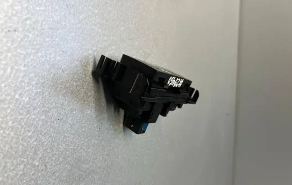Hyundai Santa Fe Differential lock switch ---