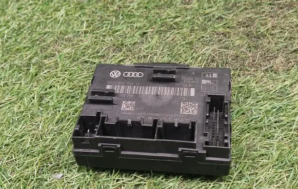 Audi A1 Door control unit/module 8X0959792H