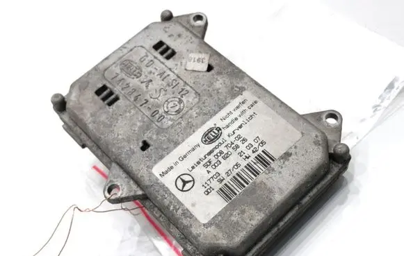 Mercedes-Benz GL X164 Voltage converter/converter module A0038205826