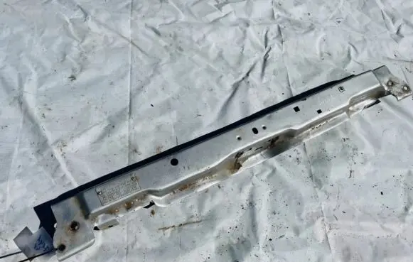 Chrysler Town & Country III Radiator support slam panel