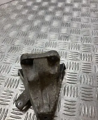 Audi A4 S4 B6 8E 8H Engine mounting bracket 8E0199308J