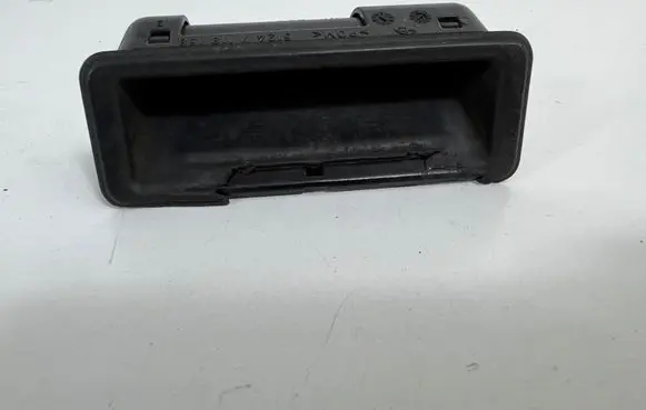 Tailgate opening switch