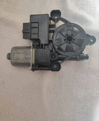 Skoda Octavia Mk3 (5E) Rear door window regulator motor 5Q0959812A