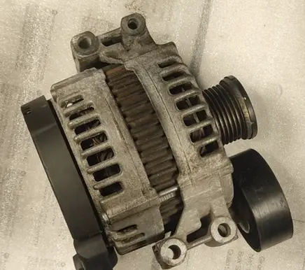BMW 1 E81 E87 Generator/alternator 7550469 012171501 14M25