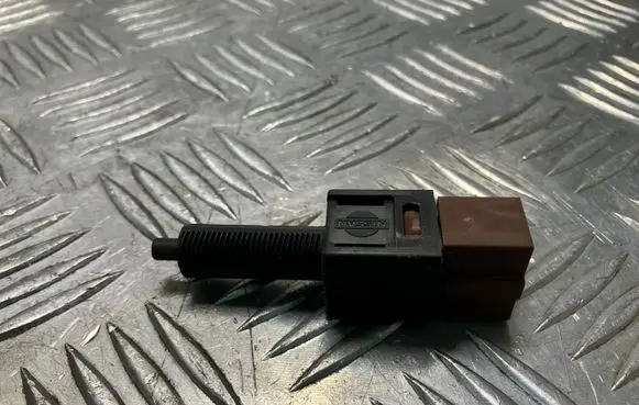 Nissan Cube Z12 Brake pedal sensor switch