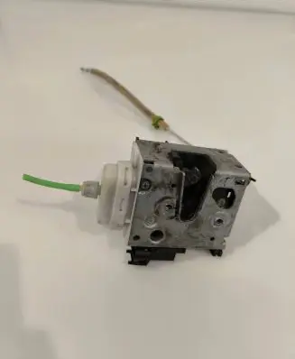 Audi A8 S8 D2 4D Front door lock 4D1837015A