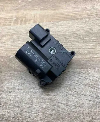 Toyota Avensis Verso Air flap motor/actuator 1138002051
