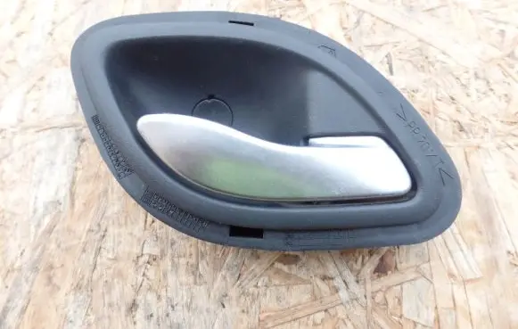 Renault Laguna II Rear door interior handle 8200000724