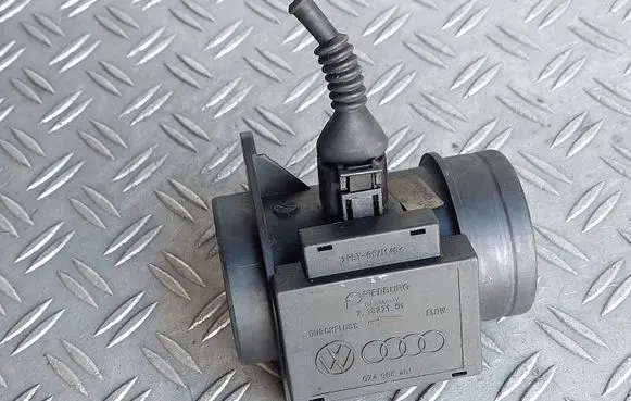 Volkswagen Sharan Mass air flow meter 074906461 71822101