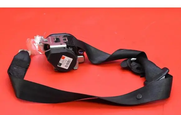 Volkswagen Golf V Front seatbelt 1K4857705D