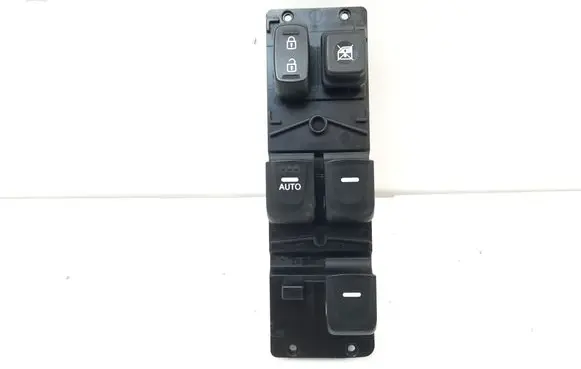 Hyundai Veloster Electric window control switch 299103333 202009649