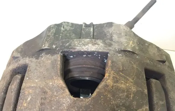 Volvo XC90 Front brake caliper 30657303