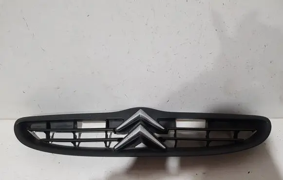 Citroen Saxo Quarter panel pressure vent 9636012877