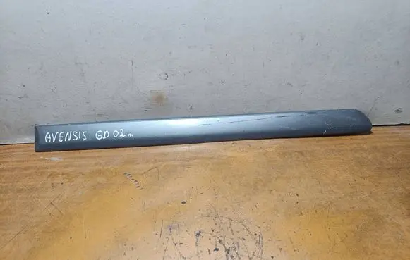 Toyota Avensis T220 Rear door trim (molding) 7574105070