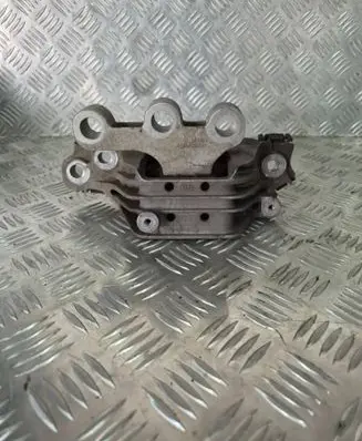 Opel Astra K Engine mount bracket 39193447
