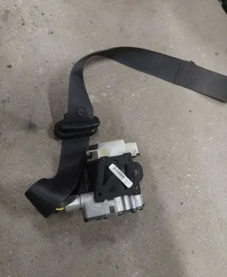 Mercedes-Benz C W203 Front seatbelt 6053902000009 030201