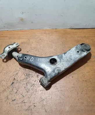 Volvo S40, V40 Front lower control arm/wishbone 