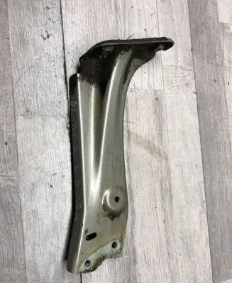 Skoda Octavia Mk3 (5E) Fender mounting bracket 5E0821142
