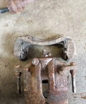 KIA Sportage Rear brake caliper 582102Y500