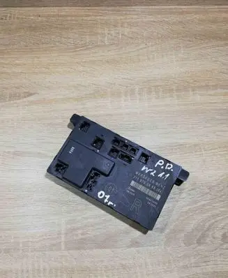 Mercedes-Benz E W211 Door control unit/module 2118702085
