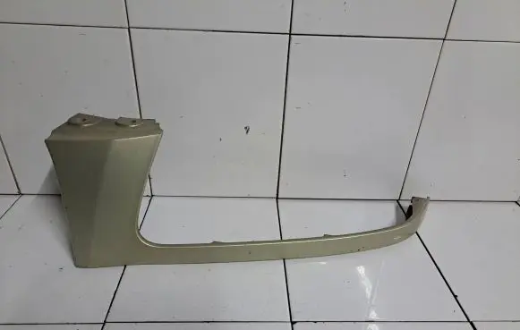 Subaru Forester SG Under headlight/headlamp trim 
