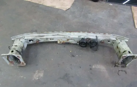 Volkswagen PASSAT B6 Front bumper support beam 