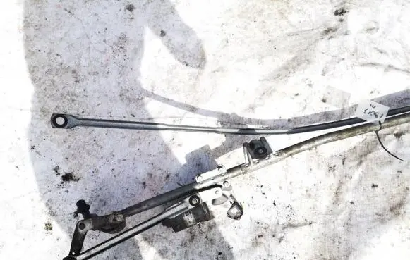 Opel Zafira B Front wiper linkage and motor