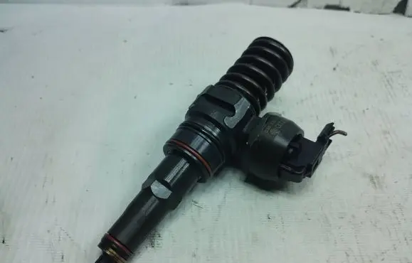 Fuel injector