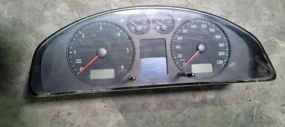 Volkswagen Transporter - Caravelle T5 Speedometer (instrument cluster) 7H0920860L VWZ7Z0D1047539